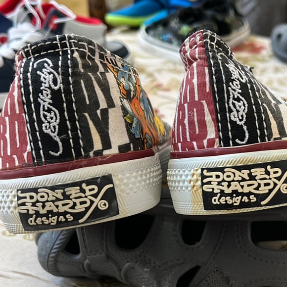 Colorful Graphic Low-Top Sneakers - Picture 4 of 4